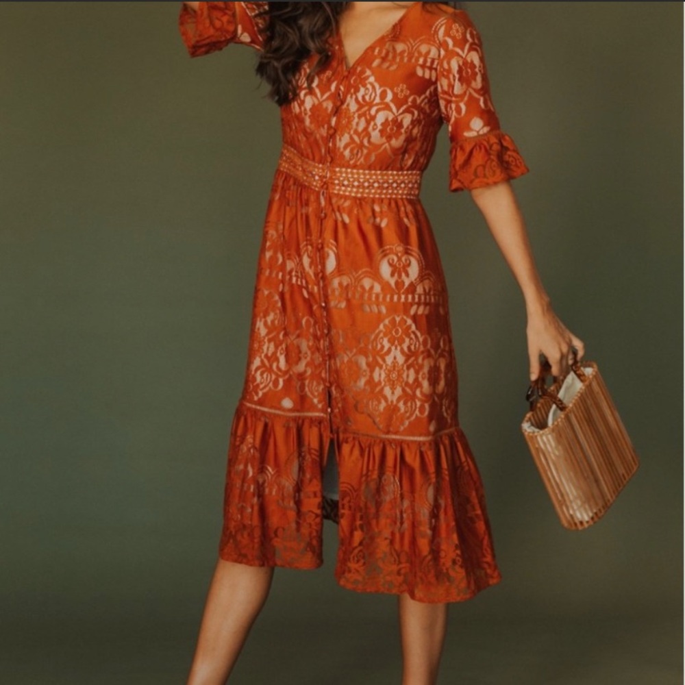 IVY CITY CO Monroe Lace Dress Auburn Medium